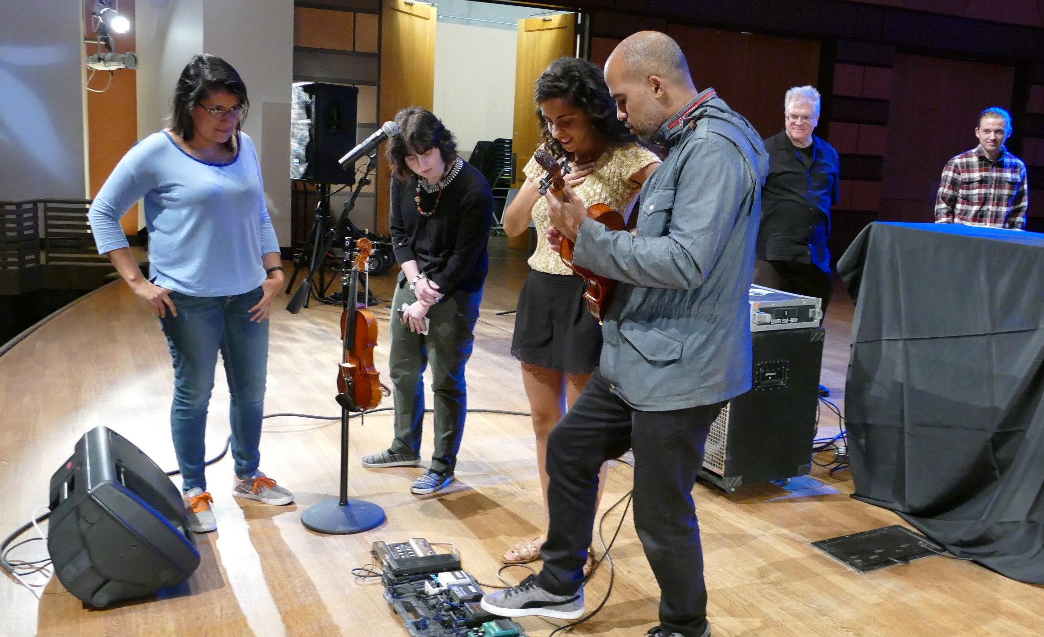 DUO 1804 teaching CSU students how they make music with pedals.