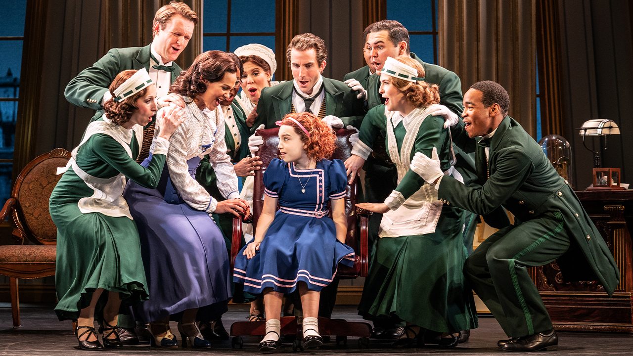 Cast photo of the National Broadway tour of the musical Annie