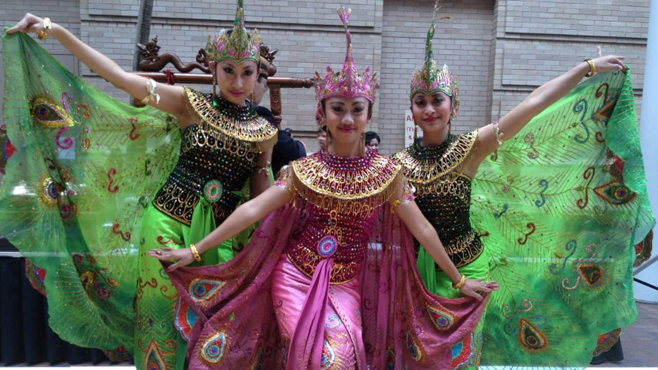 ARCINDA dancers pose for a picture.