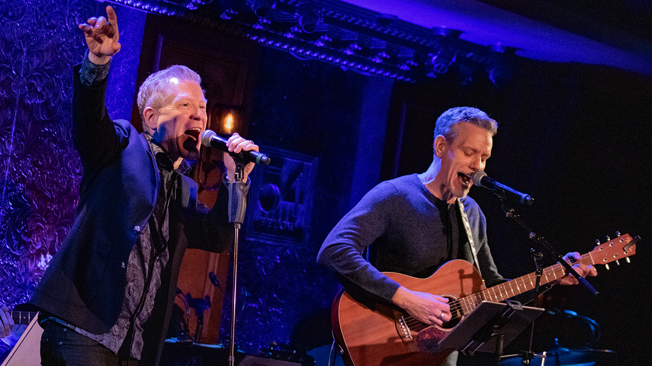 Image Adam Pascal and Anthony Rapp performing on stage